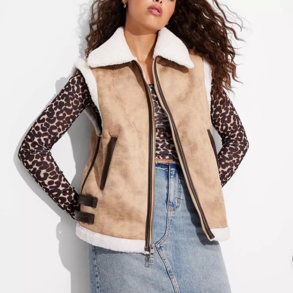 Wild Fable | Faux Suede and Sherpa Cozy Vest Size XS/S (NWT)